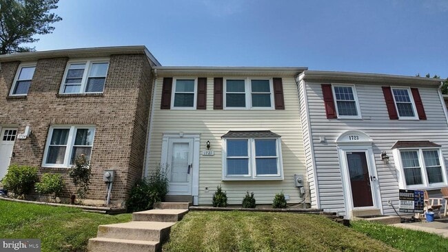 property at 1721 Springhouse Ct