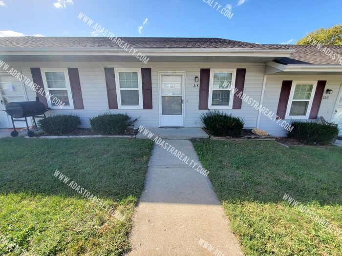 218 N Crest Dr in Raymore, MO - Building Photo