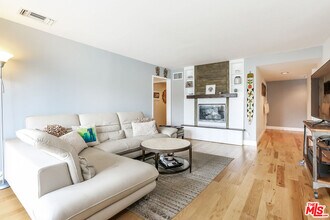 1217 20th St-Unit -104 in Santa Monica, CA - Building Photo - Building Photo