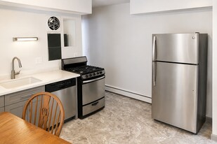 1107 Garfield St in Madison, WI - Building Photo