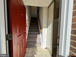 4346 Pembrook Village Dr in Alexandria, VA - Building Photo - Building Photo