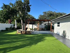 4681 SW 26th Ter in Fort Lauderdale, FL - Building Photo - Building Photo