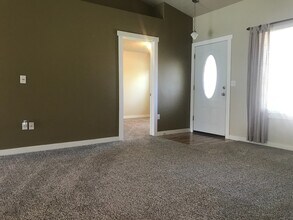 5513 S Loughs Way in Boise, ID - Building Photo - Building Photo