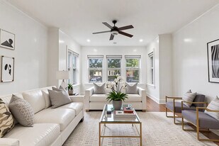 6724 N Campbell Ave in Chicago, IL - Building Photo