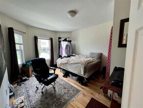 128 Cedar St, Unit 1 in Somerville, MA - Building Photo - Building Photo