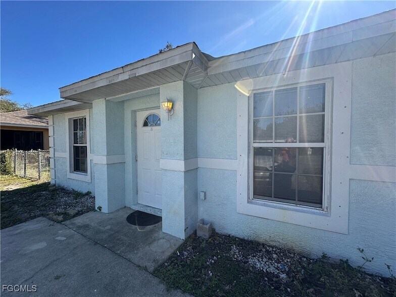 3120 Economy St, Unit B in Ft. Myers, FL - Building Photo