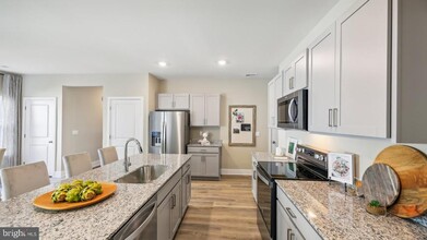 124 Charing Cross Dr in Stephens City, VA - Building Photo - Building Photo