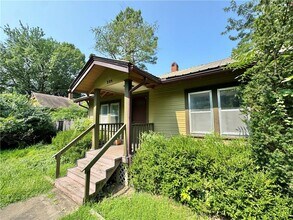 301 Fletcher Ave in Fayetteville, AR - Building Photo - Building Photo