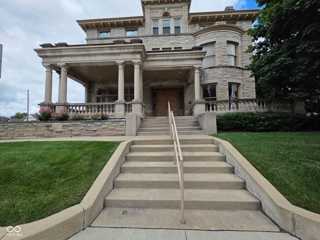 property at 2105 N Meridian St