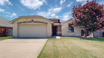 2814 Horseback Dr in College Station, TX - Building Photo
