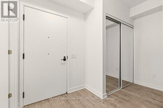 500 Plains Rd E in Burlington, ON - Building Photo - Building Photo