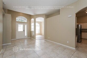 2223 Towering Oaks Cir in Seffner, FL - Building Photo - Building Photo