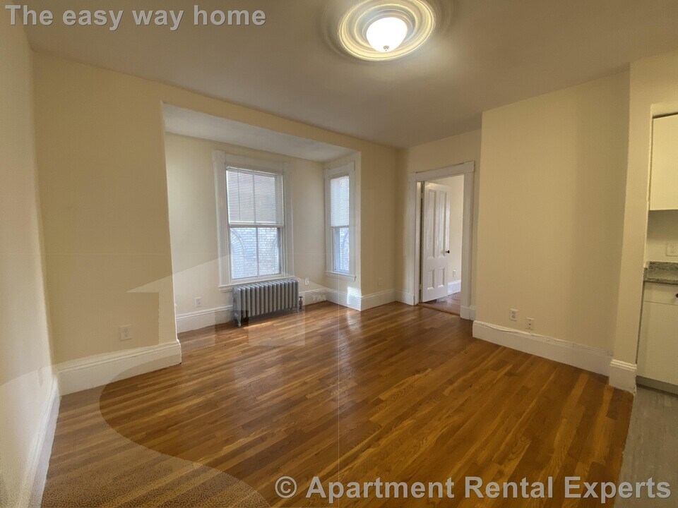381 Harvard St in Cambridge, MA - Building Photo