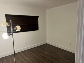 19055 NW 62nd Ave in Hialeah, FL - Building Photo - Building Photo