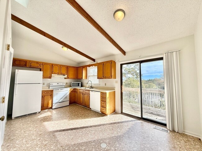 90 Fenner Ave in Asheville, NC - Building Photo - Building Photo