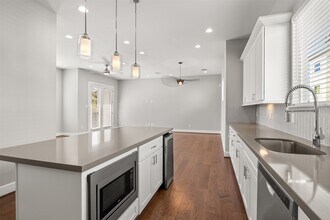 1214 Upton St in Houston, TX - Building Photo - Building Photo