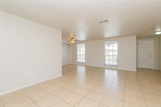 3205 Moog Rd in Holiday, FL - Building Photo - Building Photo