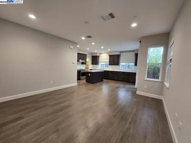 8553 Waveside Wy in Newark, CA - Building Photo - Building Photo