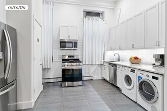 92 Reade St in New York, NY - Building Photo - Building Photo