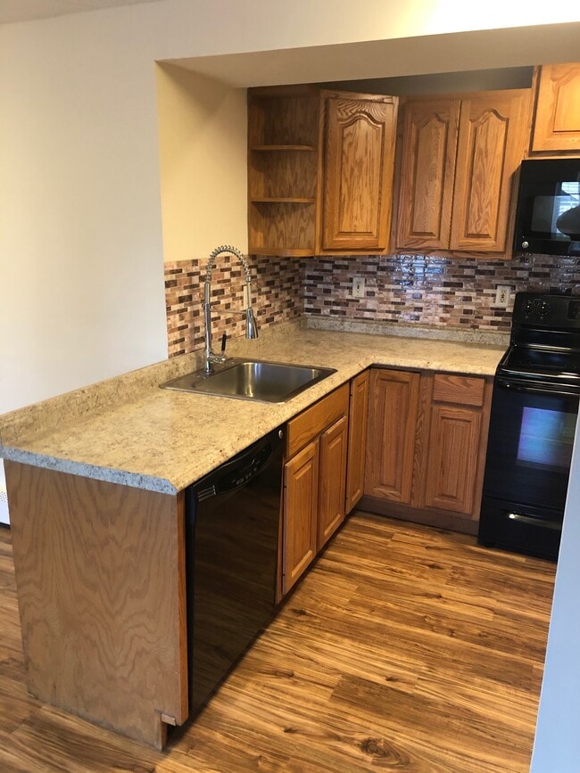 25 Nautilus Rd Rentals in Rocky Point, NY