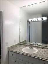 Terra Apartments in Hallandale Beach, FL - Foto de edificio - Building Photo