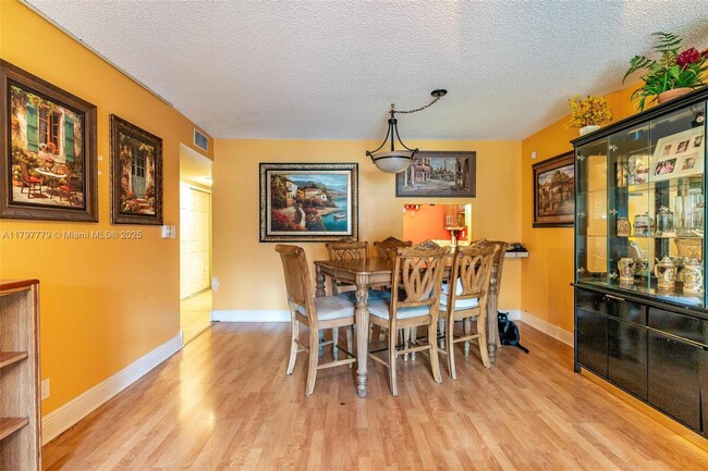 7020 Nova Dr in Davie, FL - Building Photo - Building Photo