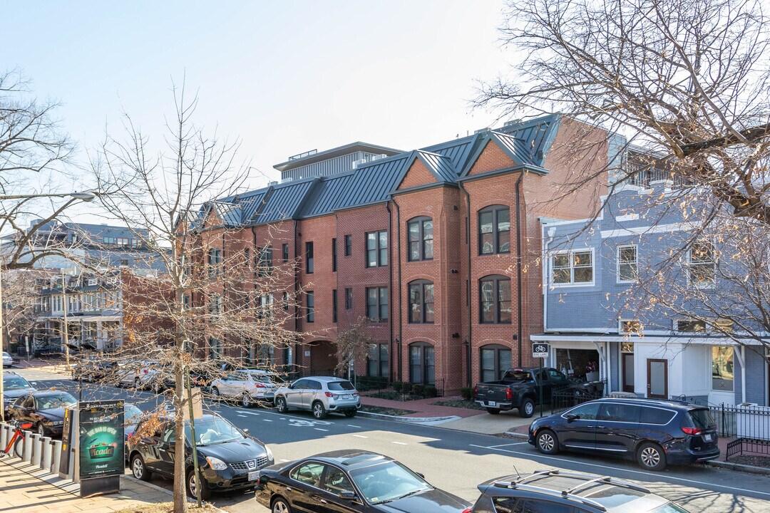 Watkins Alley in Washington, DC - Building Photo