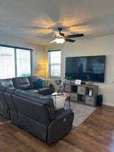 3292 Overland Ln in Tracy, CA - Building Photo - Building Photo