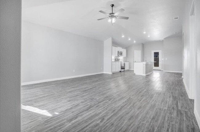 3201 Aberdeen Ave in Wolfforth, TX - Building Photo - Building Photo