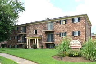 Falcon Crest Apartments in Milford, OH - Building Photo