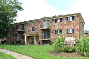 Falcon Crest Apartments