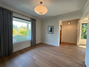 211 W Boston St in Seattle, WA - Building Photo - Building Photo