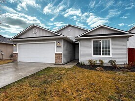 16581 Berkley Ave in Caldwell, ID - Building Photo