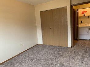 1415 14th Ave E in West Fargo, ND - Building Photo - Building Photo