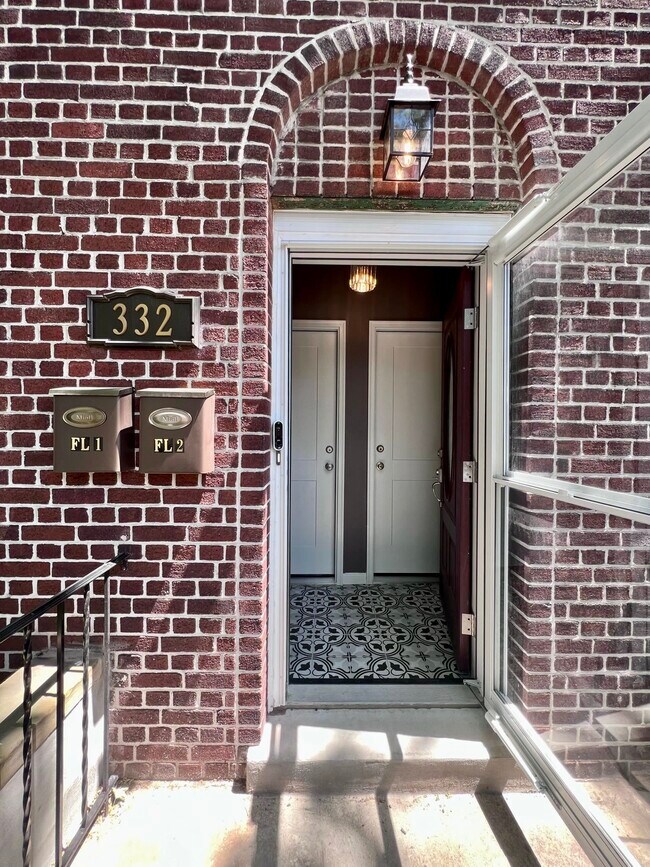332 Virginia Ave in Jersey City, NJ - Building Photo - Building Photo
