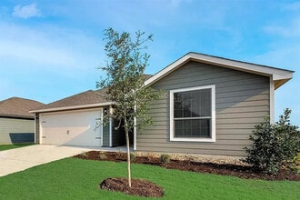 Room in House on Musselshell Dr in Krum, TX - Building Photo - Building Photo