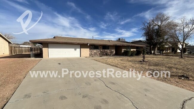 15515 Washoan Rd in Apple Valley, CA - Building Photo - Building Photo