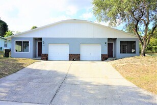 129 Sunnyside Dr in Clermont, FL - Building Photo