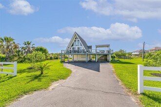 2009 Todville Rd in Seabrook, TX - Building Photo - Building Photo