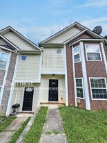 8573 Thomas Rd in Jonesboro, GA - Building Photo