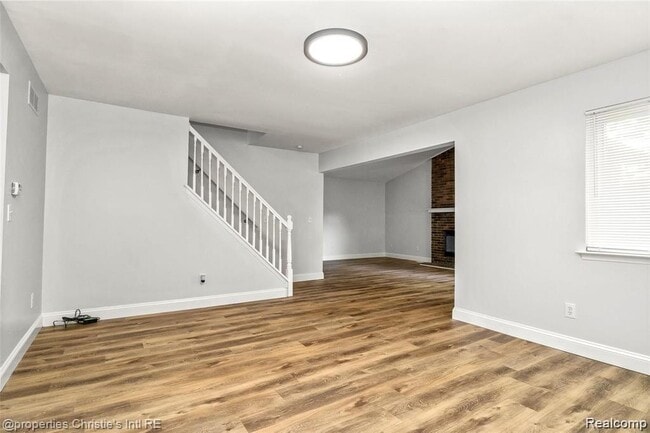 21385 Deerfield Dr in Trenton, MI - Building Photo - Building Photo