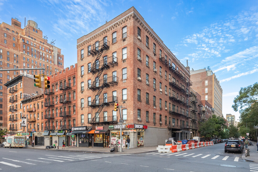 400 W 25th St in New York, NY - Foto de edificio