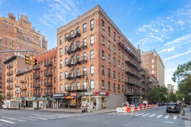 243 Ninth Ave in New York, NY - Building Photo - Building Photo