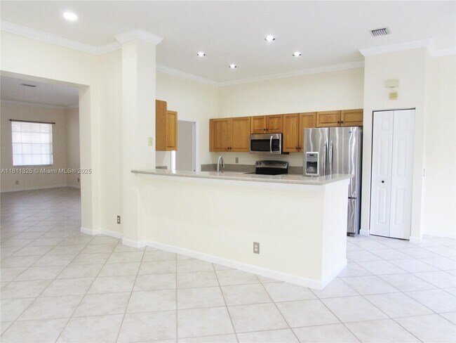 3851 Falcon Ridge Cir in Weston, FL - Building Photo - Building Photo