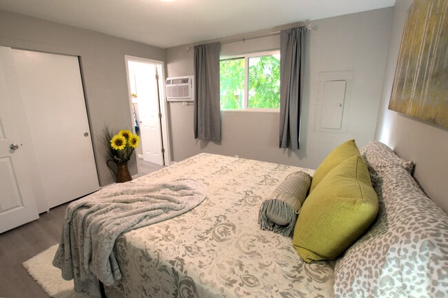 Fairmont Square in Vancouver, WA - Building Photo - Building Photo