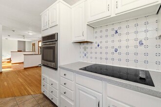 29 Williston Rd in Bourne, MA - Building Photo - Building Photo