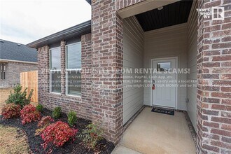 566 Mcleod Dr in Farmington, AR - Building Photo - Building Photo