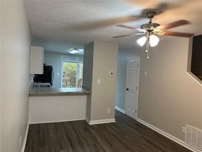 5144 Spring St in Flowery Branch, GA - Building Photo - Building Photo