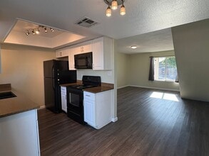808 N 95th Dr in Tolleson, AZ - Building Photo - Building Photo