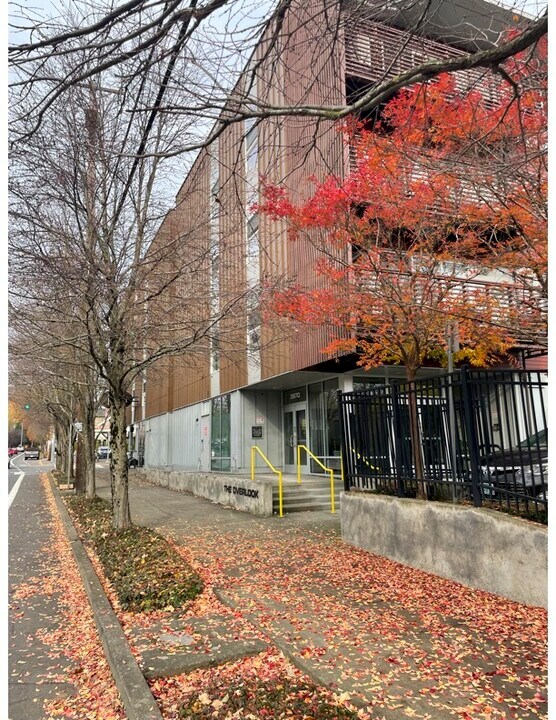 3970 N Interstate Ave, Unit #403 in Portland, OR - Foto de edificio